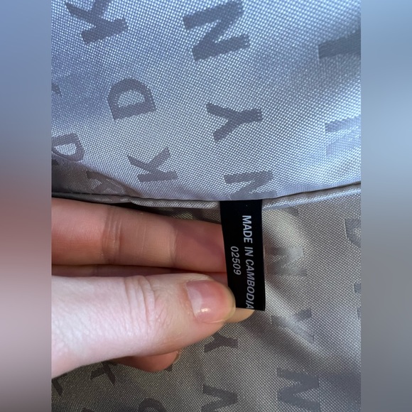 NWT DKNY TOTE SHOULDER BAG WHITE/BROWN - Picture 9 of 13